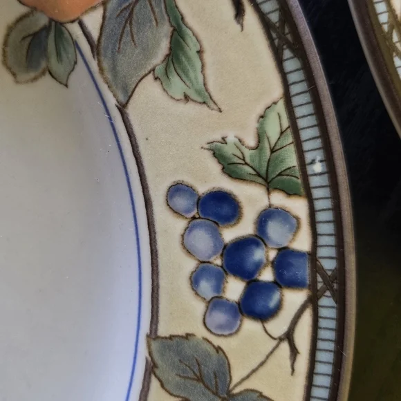 Vintage Mikasa Garden Harvest Intaglio Set of 4 Dinner Plates Sz 11" READ - Picture 7 of 14